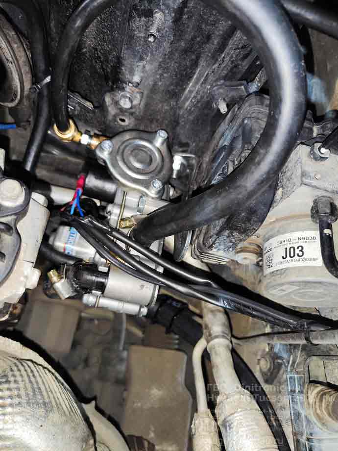 газовое оборудование Диджитроник в подкапотном пространстве, установка на Хендай Туссан 2021 г.в., 2,0 л., 150 л.с., с пробегом 57 495 км., миниВЗУ в лючке бензобака, тороидальный баллон 73 литра в багажнике, в нише для запасного колеса, Нижний Новгород, Дзержинск