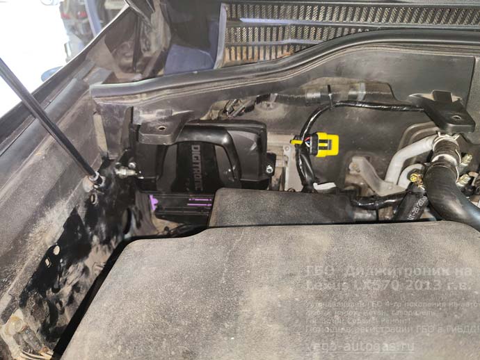 детали Digitronic под капотом, установка на Lexus LX570, 2013 г.в., полный привод 4х4, 5.7 л., 367 л.с., с пробегом 18 400 км., миниВЗУ в лючке бензобака, тороидальный баллон 88 литра сзади, под кузовом, на месте запасного колеса, Нижний Новгород, Дзержинск